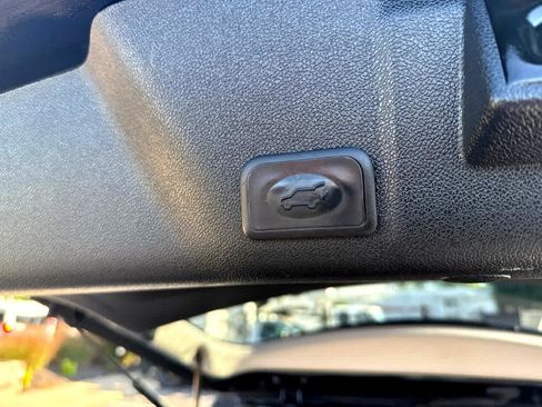 Used 2015 GMC Acadia SLE image 27