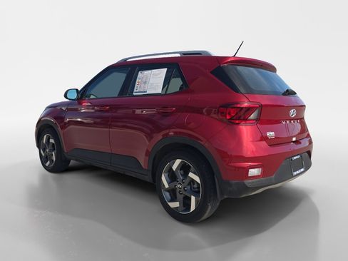 Used 2025 Hyundai Venue SEL FWD image 5
