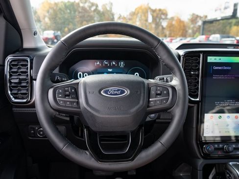 Used 2025 Ford Ranger Lariat w/ FX4 Off-Road Package AWD/4WD image 26