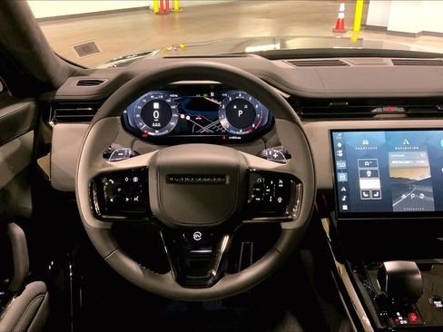 Used 2025 Land Rover Range Rover Sport SV Edition Two image 5