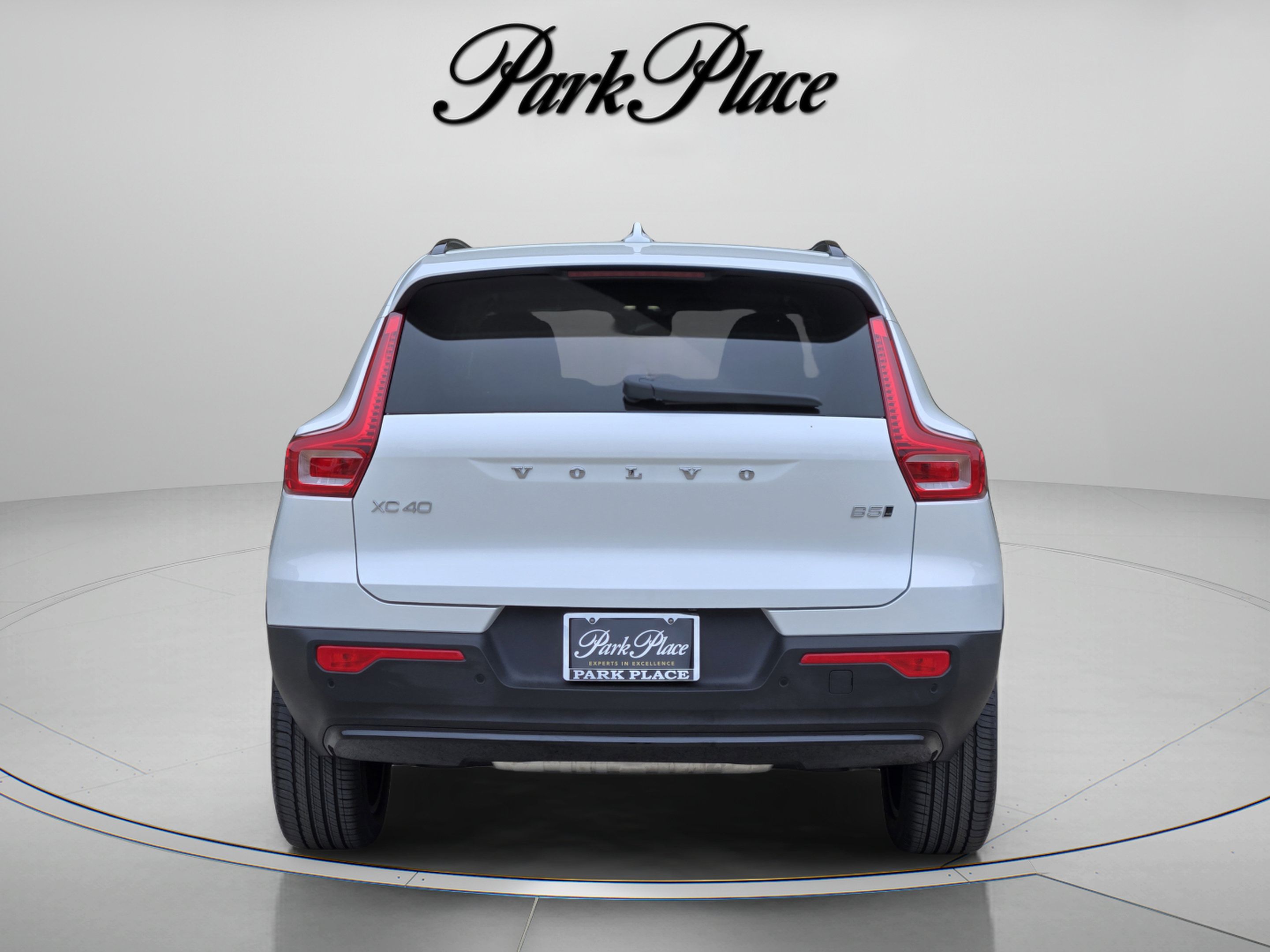 Used 2026 Volvo XC40 B5 Plus w/ Protection Package Premier AWD/4WD image 4