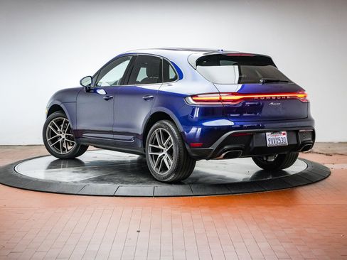 Certified 2026 Porsche Macan image 3