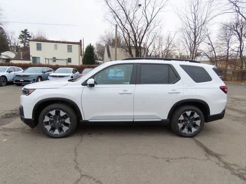 New 2026 Honda Pilot Touring image 3