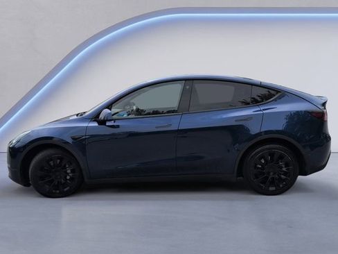 Used 2022 Tesla Model Y Long Range AWD/4WD image 10