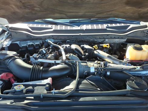 Used 2017 Ford F550 4x4 Regular Cab Super Duty image 13