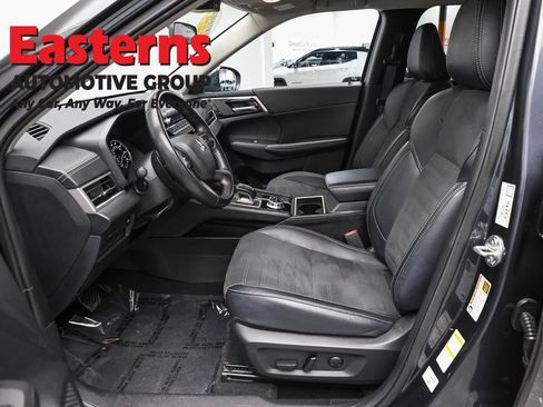 Used 2024 Mitsubishi Outlander SE AWD/4WD image 14