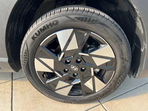 Used 2024 Hyundai Kona SEL FWD image 5