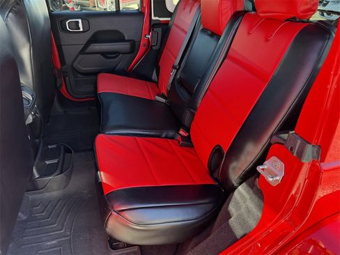 Used 2021 Jeep Wrangler Unlimited Sahara image 31