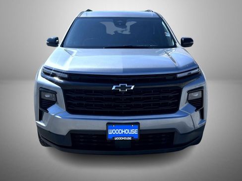 Used 2025 Chevrolet Traverse LT w/ Midnight/Sport Edition AWD/4WD image 2