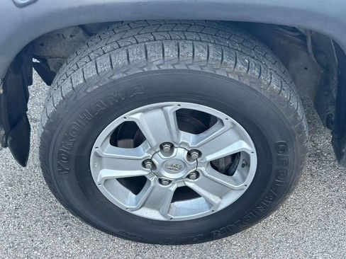 Used 2014 Toyota Tundra SR5 w/ SR5 Upgrade Package image 25