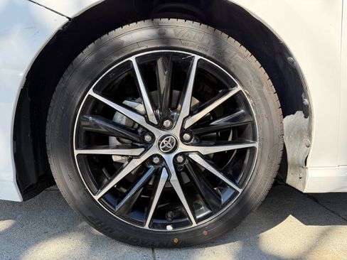 Used 2022 Toyota Camry SE image 18