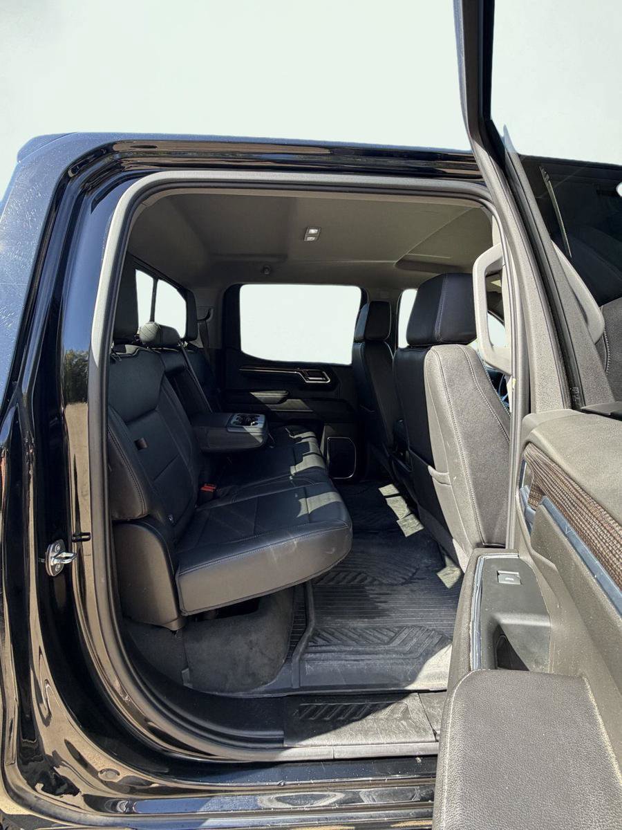 Used 2024 Chevrolet Silverado 1500 LT Trail Boss w/ LT Trail Boss Premium Package AWD/4WD image 17
