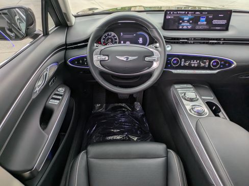 Certified 2022 Genesis GV70 2.5T w/ Advanced Package AWD/4WD image 15