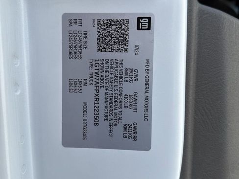 Used 2024 GMC Savana 2500 Work Van w/ Driver Convenience Package image 32