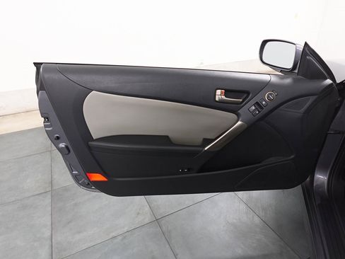 Used 2016 Hyundai Genesis 3.8 image 6