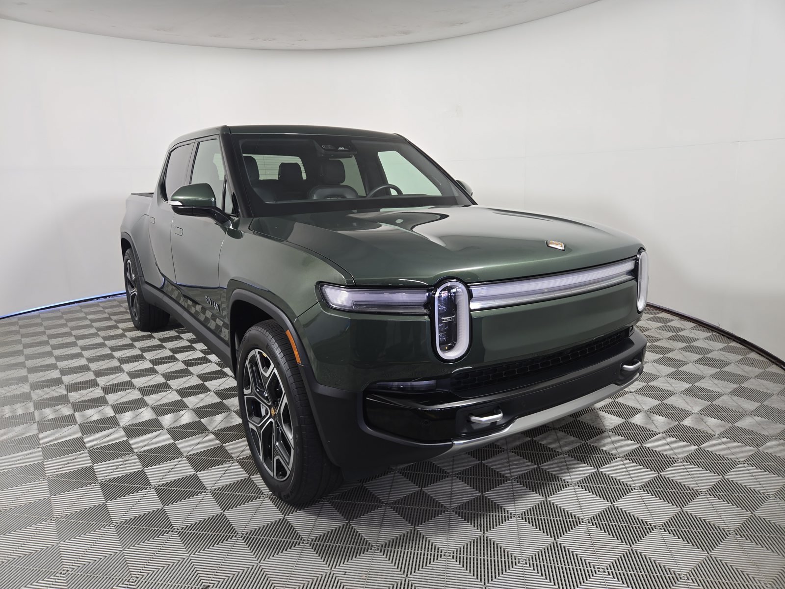 Used 2025 Rivian R1T Adventure Dual AWD/4WD image 7