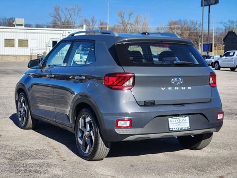 Used 2025 Hyundai Venue SEL image 7