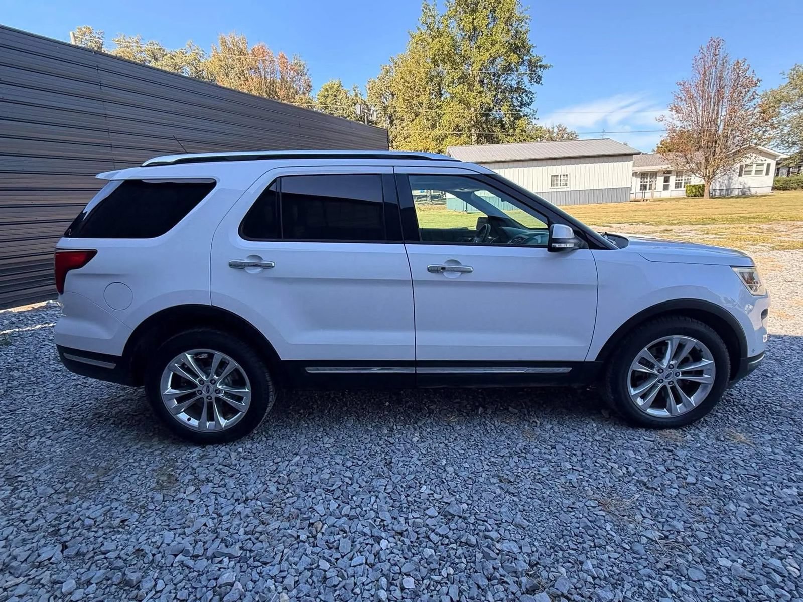 Used 2018 Ford Explorer Limited w/ Equipment Group 301A FWD image 4