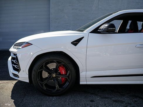 Used 2021 Lamborghini Urus image 10