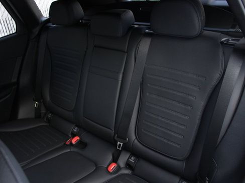 New 2025 Mercedes-Benz GLC 350e 4MATIC image 35