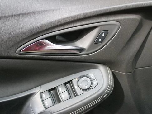 Used 2024 Buick Encore GX Preferred FWD image 16