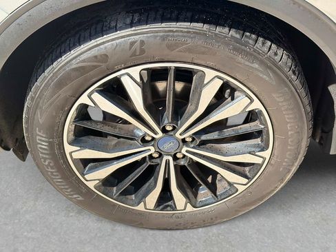Used 2022 Ford Escape SE w/ SE Sport Appearance Package AWD/4WD image 12