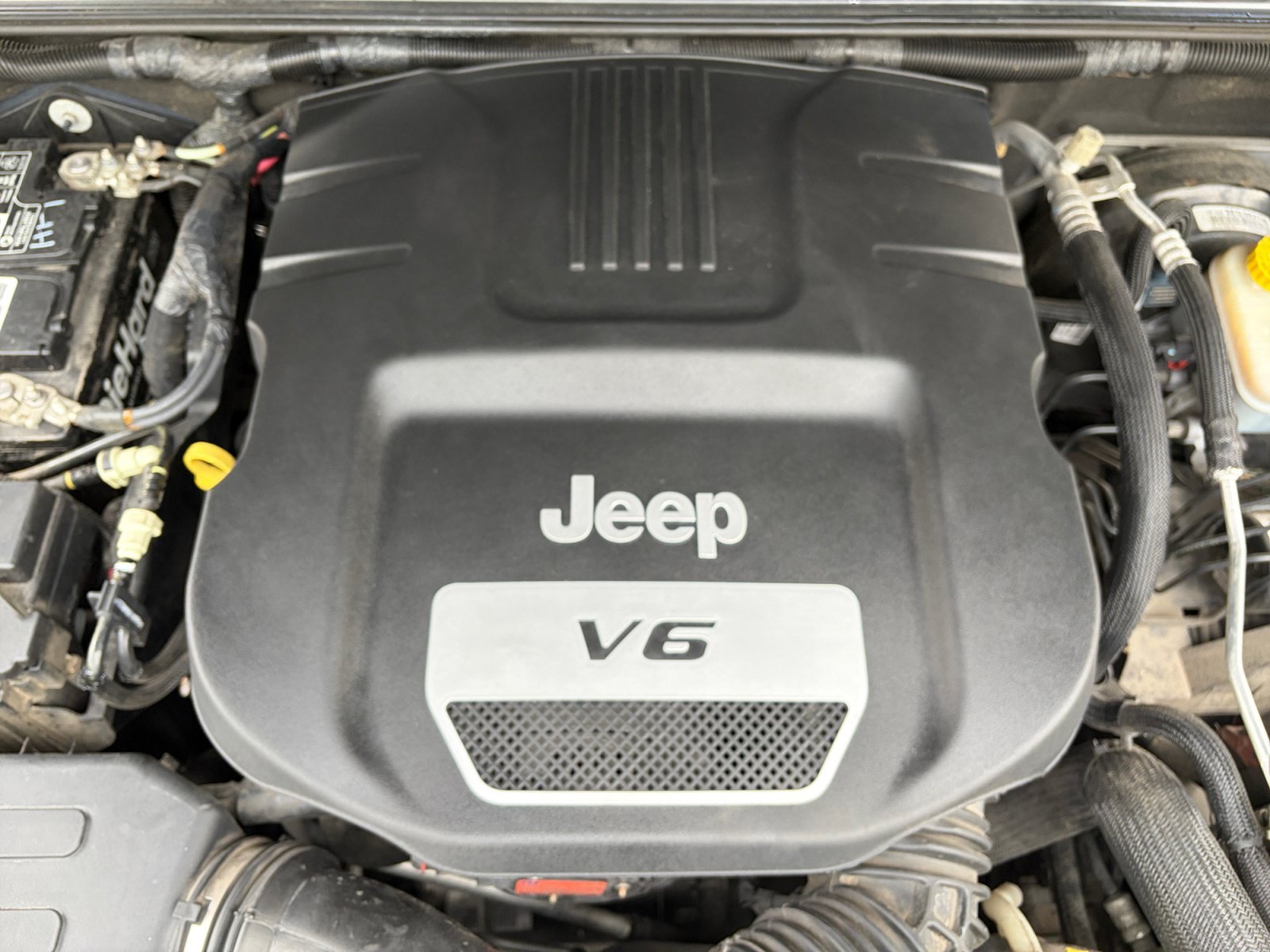 Used 2017 Jeep Wrangler Unlimited Sahara w/ Max Tow Package AWD/4WD image 29
