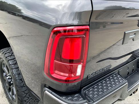 Used 2025 RAM 2500 Laramie AWD/4WD image 25