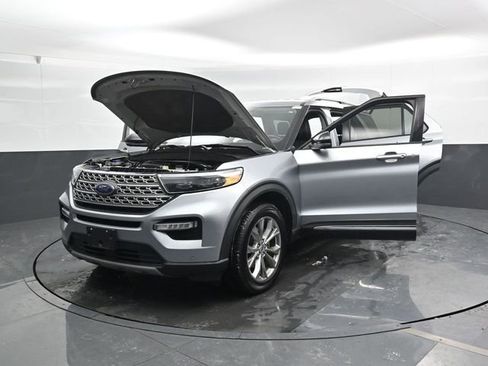 Used 2022 Ford Explorer Limited w/ Equipment Group 301A AWD/4WD image 56