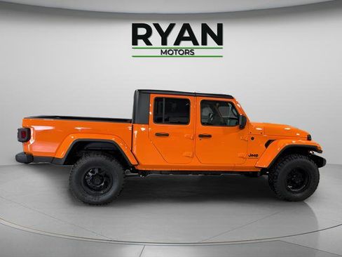 New 2025 Jeep Gladiator Sport AWD/4WD image 2