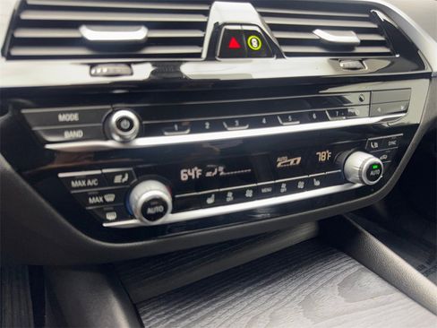 Used 2022 BMW 530i w/ Premium Package image 66