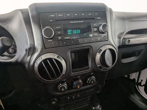 Used 2016 Jeep Wrangler Sport image 18