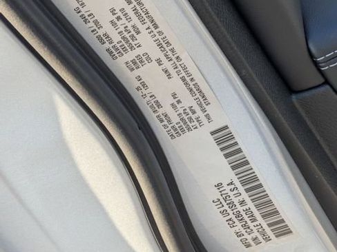 New 2025 Jeep Grand Cherokee L Limited image 38