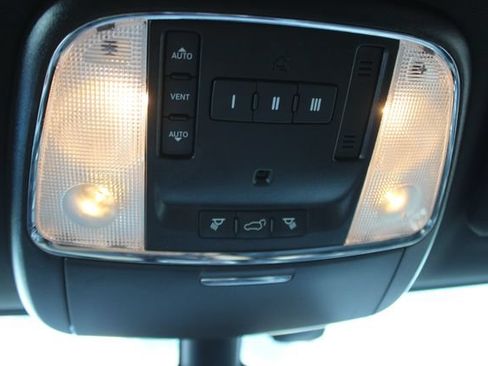 Used 2021 Jeep Grand Cherokee Limited AWD/4WD image 13