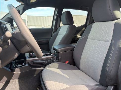 Certified 2022 Toyota Tacoma TRD Sport image 18