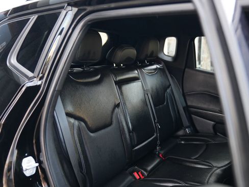 Used 2021 Jeep Compass Latitude w/ Driver Assistance Group image 14