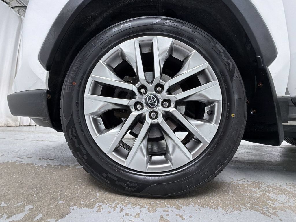 Certified 2020 Toyota RAV4 XLE Premium AWD/4WD image 15