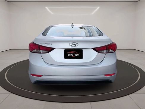 Used 2016 Hyundai Elantra SE FWD image 4
