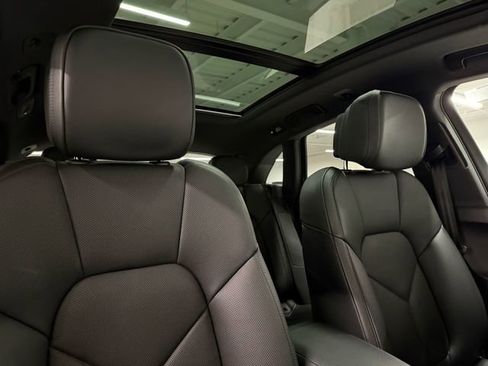Certified 2026 Porsche Macan AWD/4WD image 26