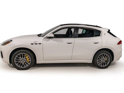 Used 2024 Maserati Grecale GT image 4