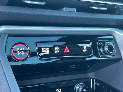 New 2025 Audi SQ5 Premium Plus image 29