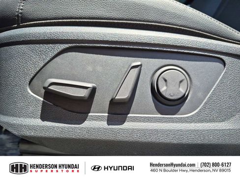 Used 2025 Kia Sportage EX w/ Premium Package FWD image 17