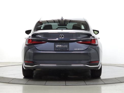 Used 2025 Lexus ES 300h Ultra Luxury image 7