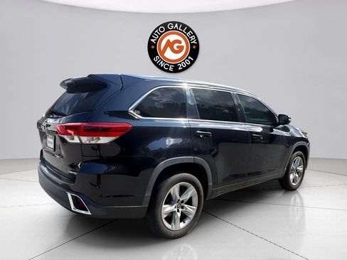 Used 2017 Toyota Highlander Limited FWD image 7