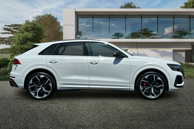 Used 2021 Audi RS Q8 w/ Carbon Optic Package AWD/4WD image 3