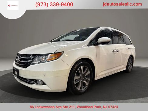 Used 2017 Honda Odyssey Touring image 1