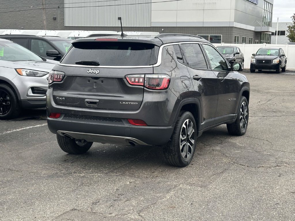 Used 2023 Jeep Compass Limited w/ Sun and Sound Group AWD/4WD image 4