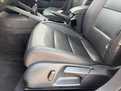 Used 2010 Volkswagen Jetta Limited Edition FWD image 11