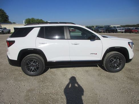 New 2026 GMC Terrain AT4 AWD/4WD image 3