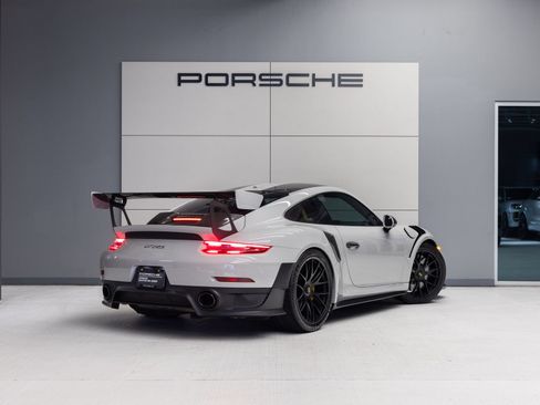 Certified 2018 Porsche 911 GT2 RS RWD image 7